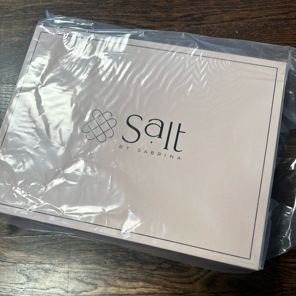 NIB Rose Gold Salt By Sabrina Desk Set - Picture 6 of 12